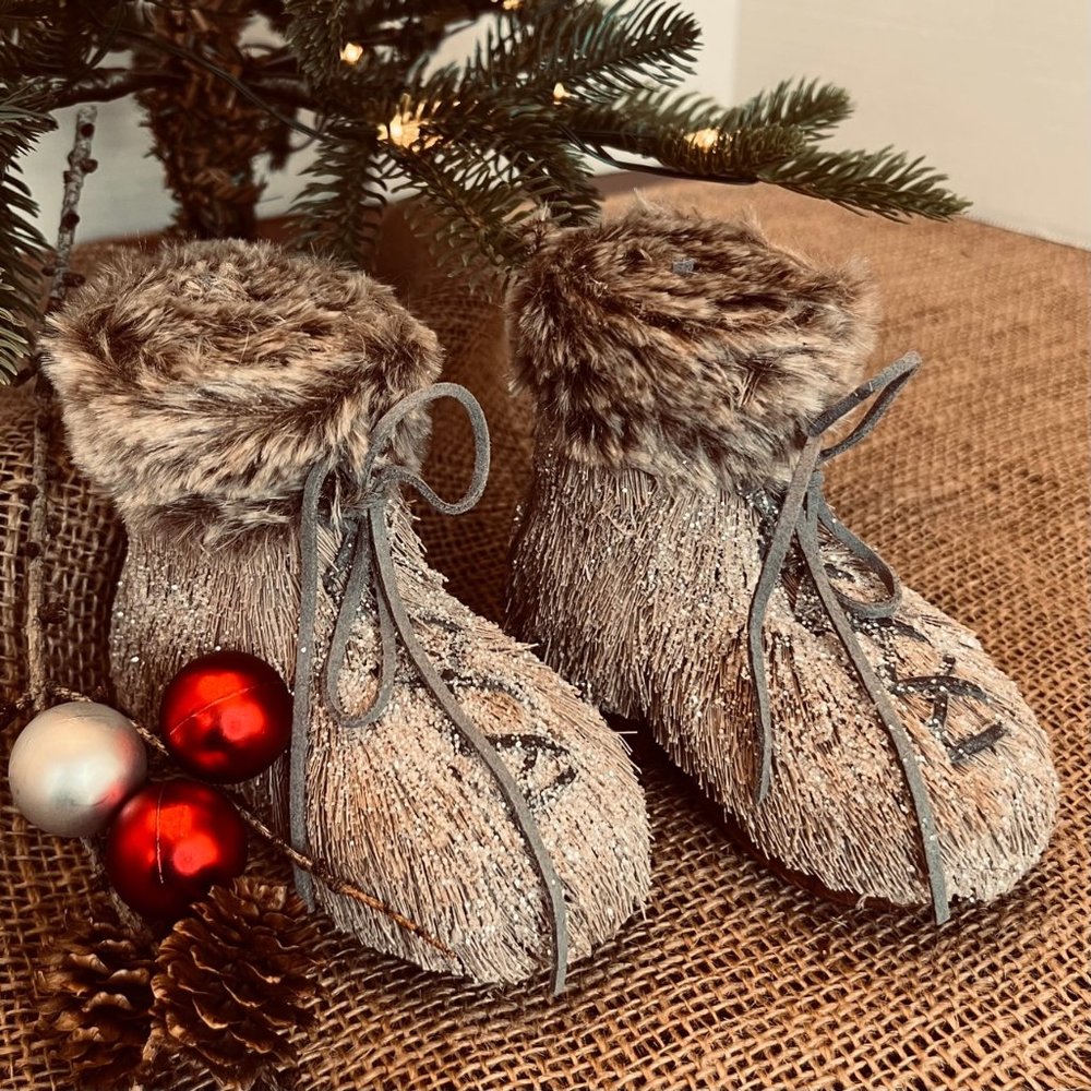 Rustic Faux Fur Trim Silver Glitter Winter Boots Bootie Skates
